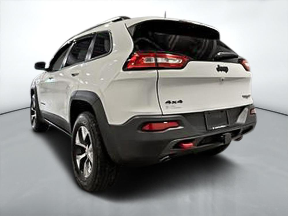 Jeep Cherokee 2016 Blanc usage à vendre Jeep Cherokee 2016 Blanc usage à vendre