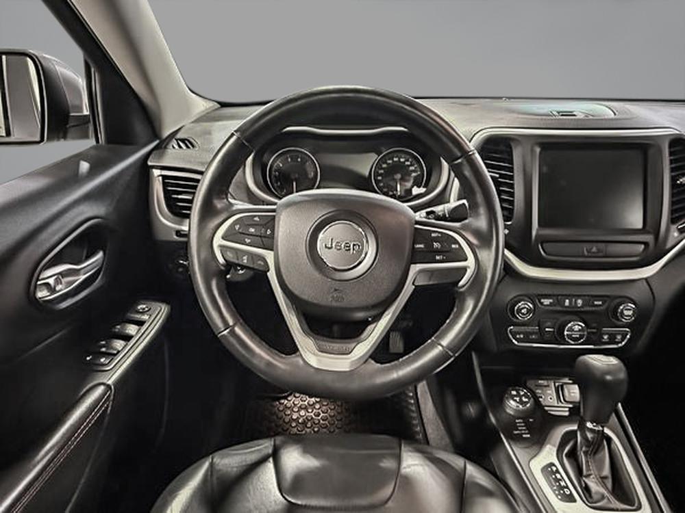 Jeep Cherokee 2016 Blanc usage à vendre Jeep Cherokee 2016 Blanc usage à vendre