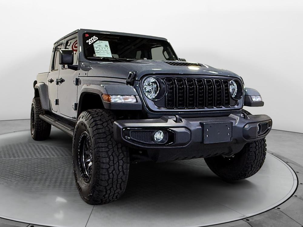 Jeep Gladiator SPORT S // 4X4 // 8000$ EN MODIFICATIONS 2025 d&rsquo;occasion à vendre