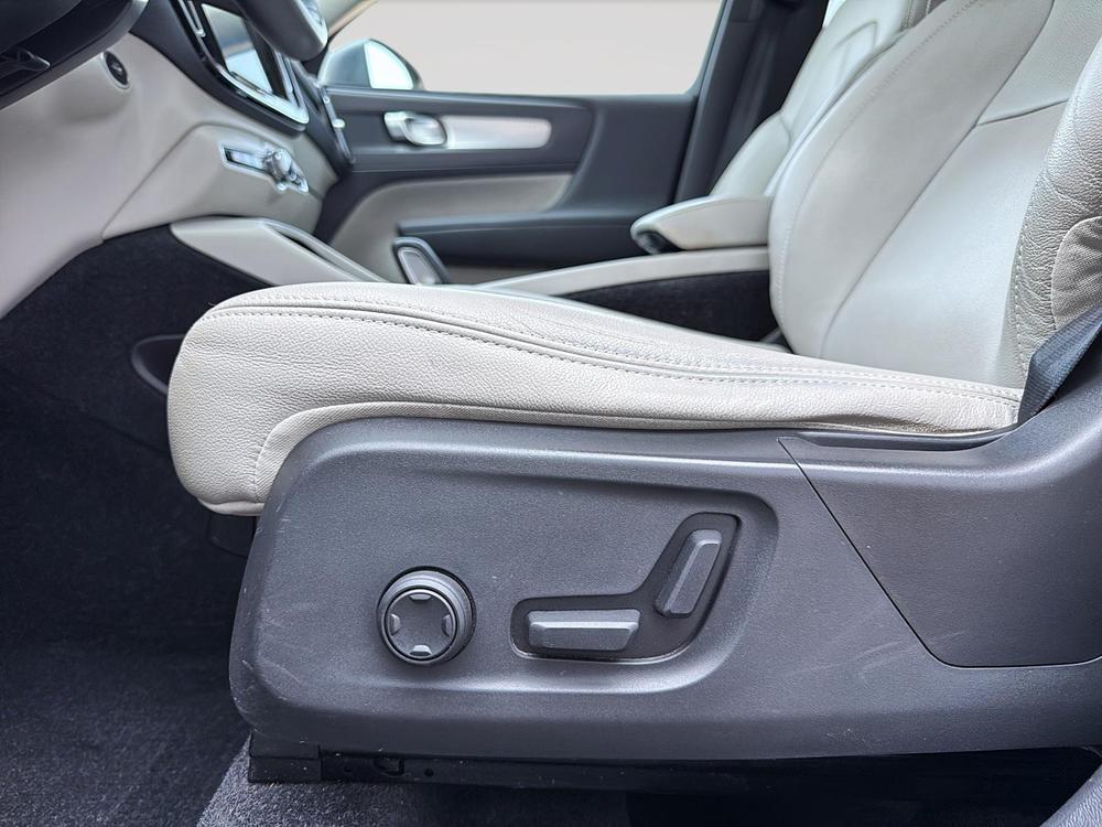 Volvo XC40 MOMENTUM AWD// PLUS PACKAGE 2019 d&rsquo;occasion à vendre - 13