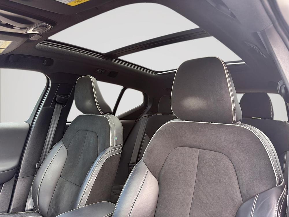 Volvo XC40 2022 Gris usage à vendre Volvo XC40 2022 Gris usage à vendre