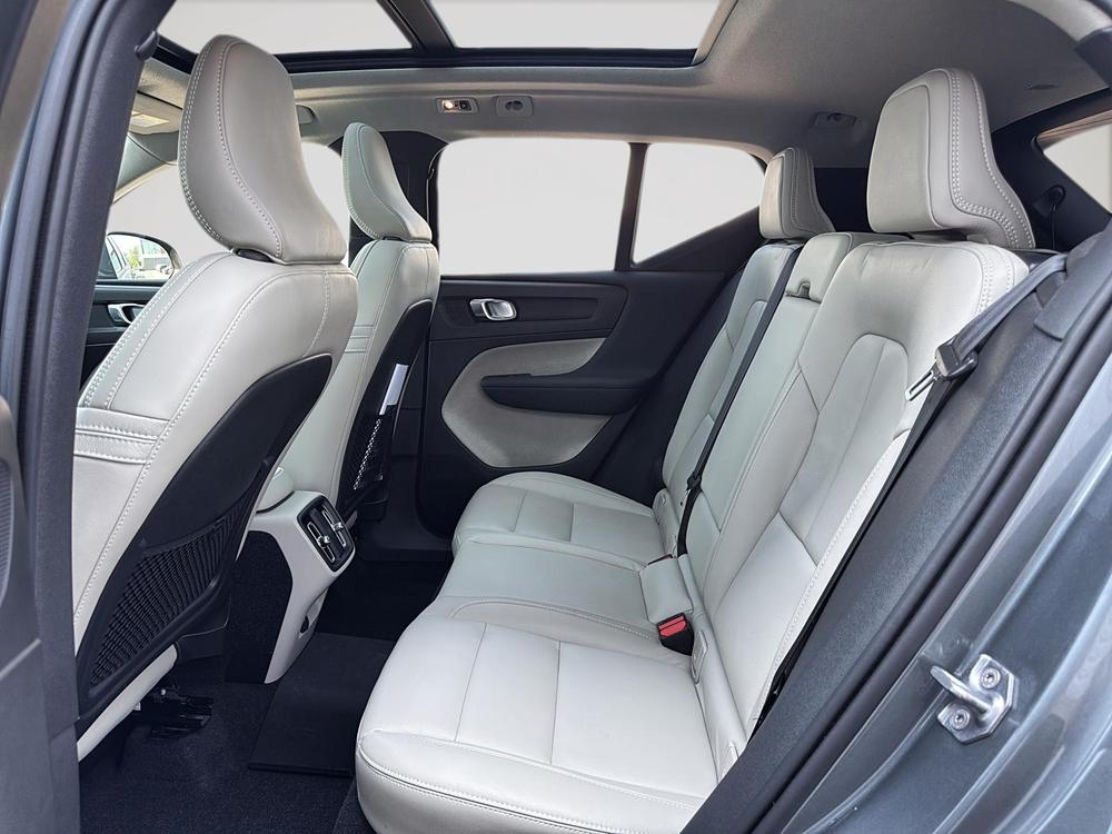 Volvo XC40 MOMENTUM AWD// PLUS PACKAGE 2019 d&rsquo;occasion à vendre - 12