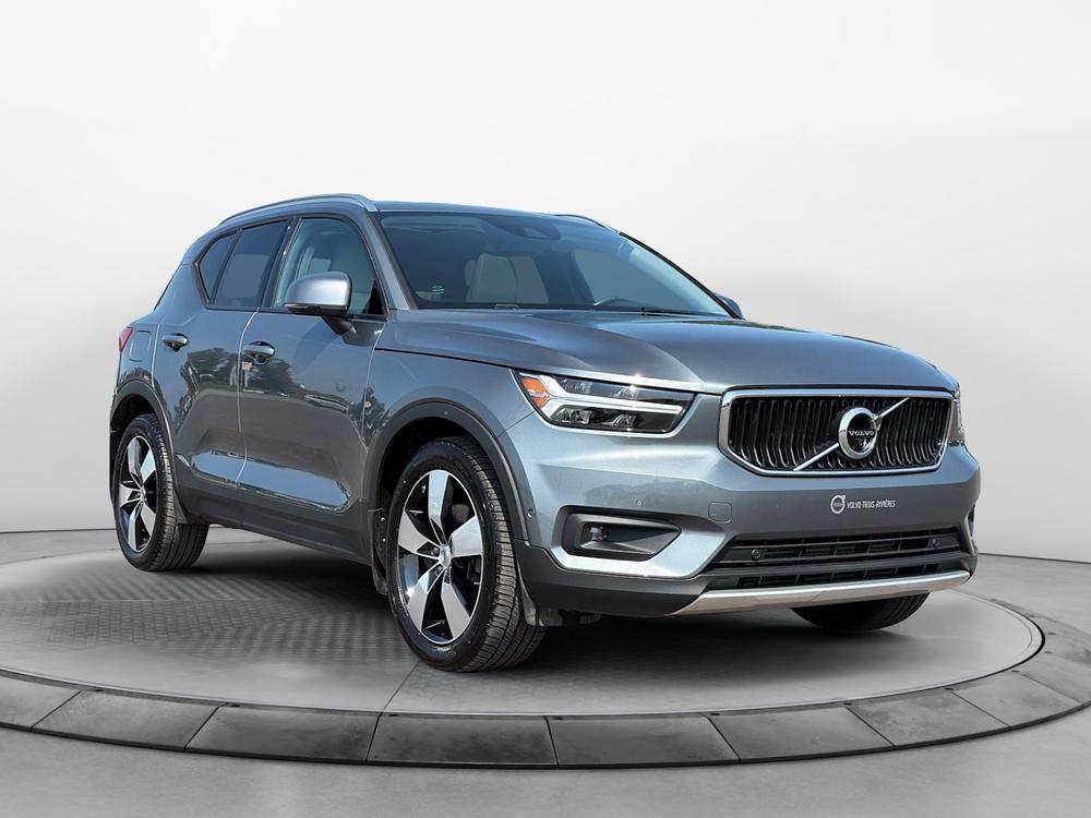 Volvo XC40 MOMENTUM AWD// PLUS PACKAGE 2019 d&rsquo;occasion à vendre - 1