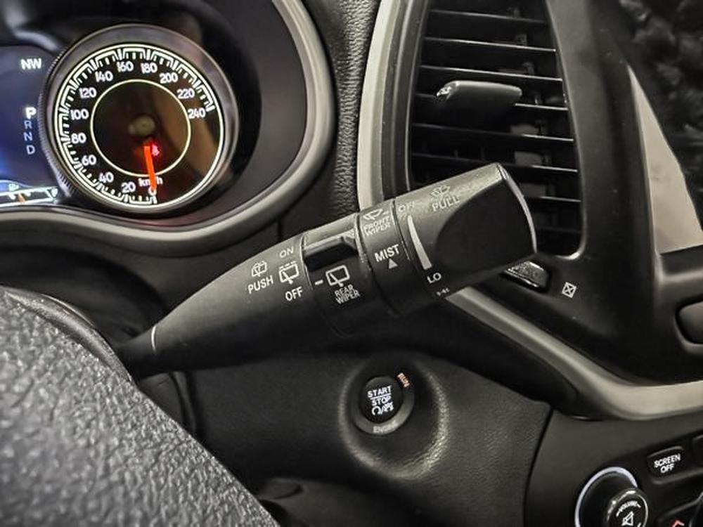 Jeep Cherokee 2016 Blanc usage à vendre Jeep Cherokee 2016 Blanc usage à vendre