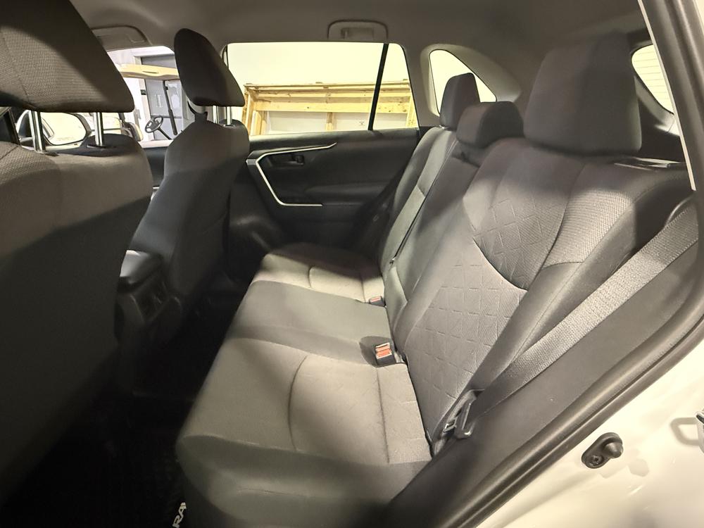 Toyota RAV4 LE HYBRIDE 2019 d&rsquo;occasion à vendre - 29