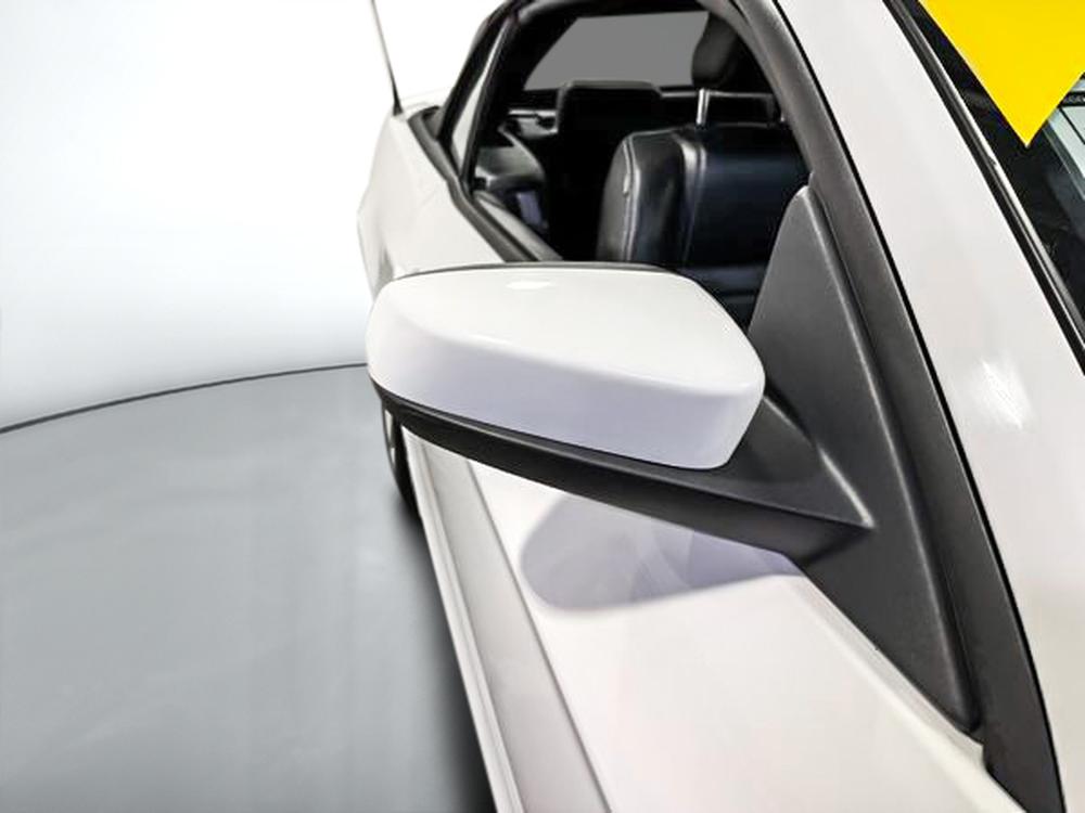Ford Mustang 2010 Blanc usage à vendre Ford Mustang 2010 Blanc usage à vendre