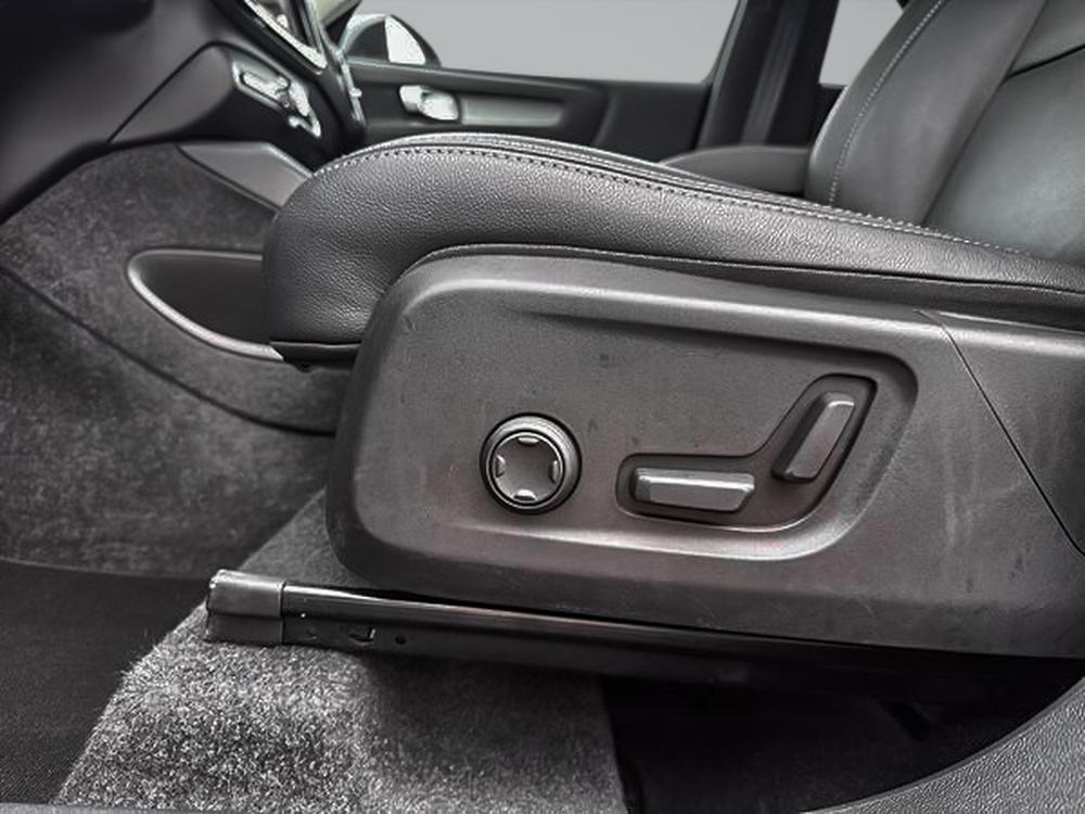 Volvo XC40 2025 Noir usage à vendre Volvo XC40 2025 Noir usage à vendre