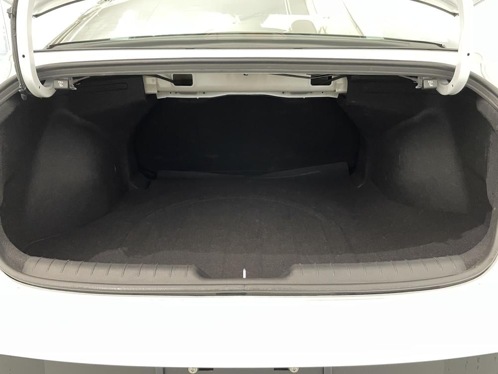 Hyundai Elantra ESSENTIAL 2024 d&rsquo;occasion à vendre - 29
