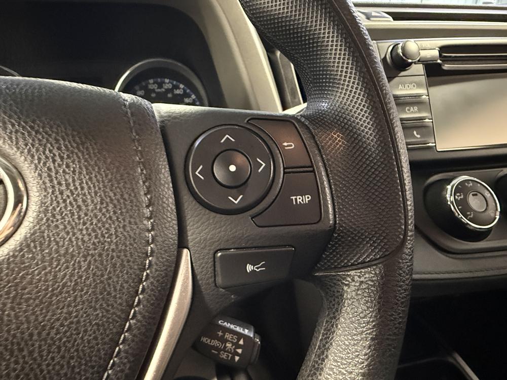 Toyota RAV4 LE 2018 d&rsquo;occasion à vendre - 19