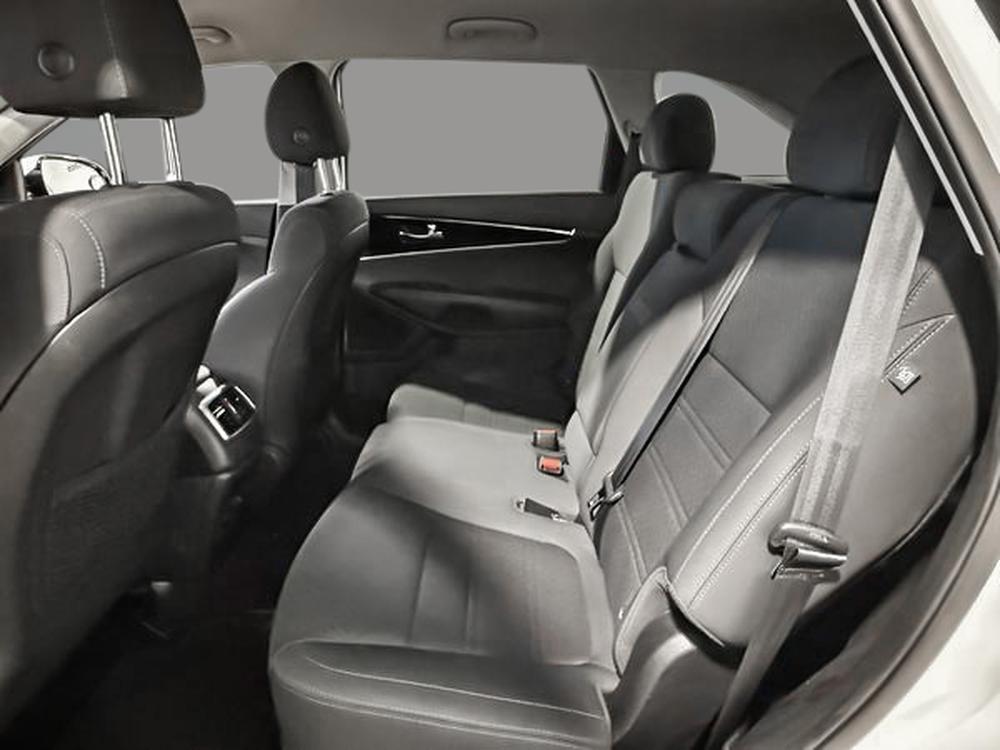 Kia Sorento LX 2019 d&rsquo;occasion à vendre - 29