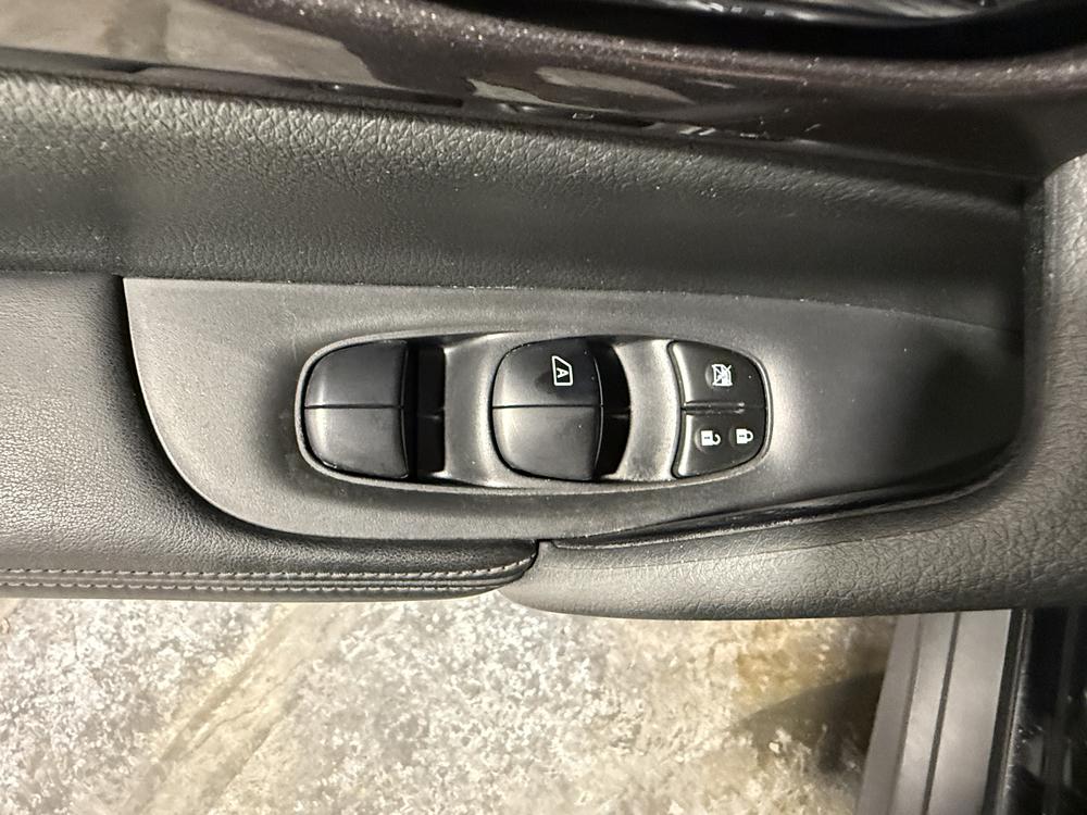 Nissan Rogue S 2018 d&rsquo;occasion à vendre - 14