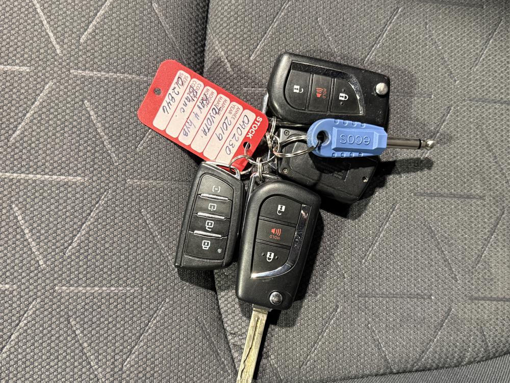 Toyota RAV4 LE HYBRIDE 2019 d&rsquo;occasion à vendre - 32