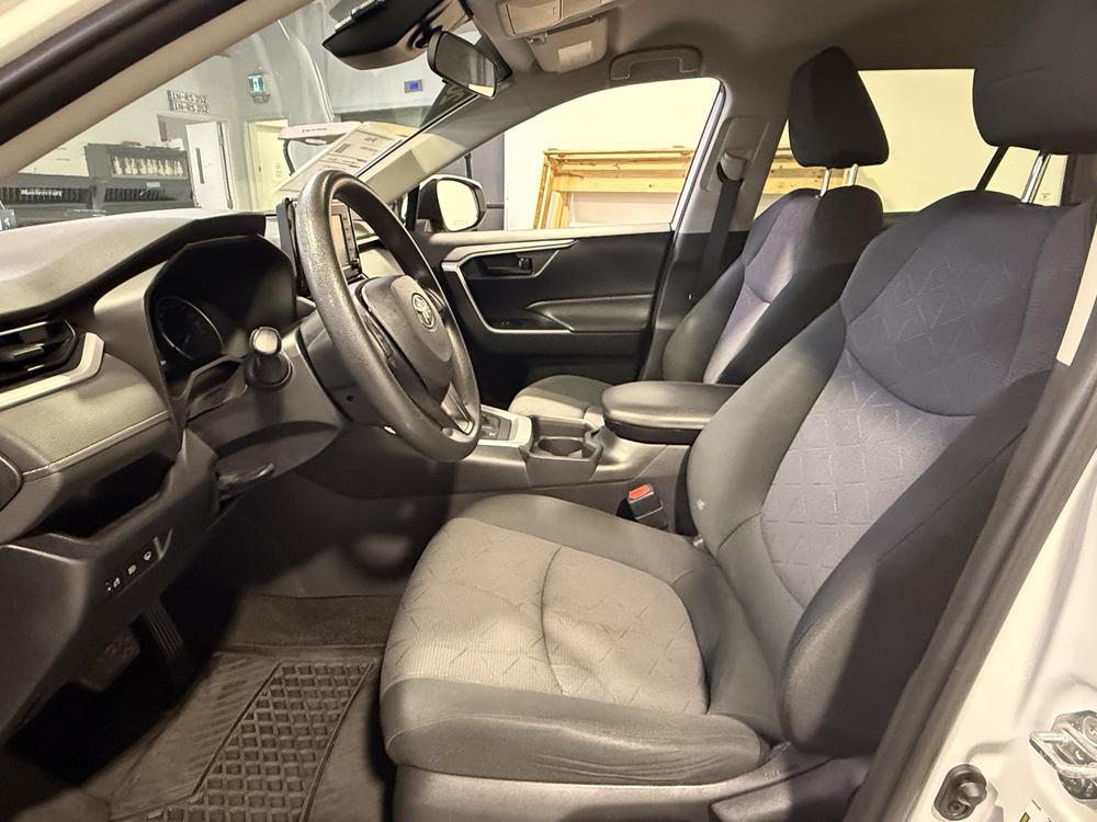 Toyota RAV4 LE HYBRIDE 2019 d&rsquo;occasion à vendre - 16