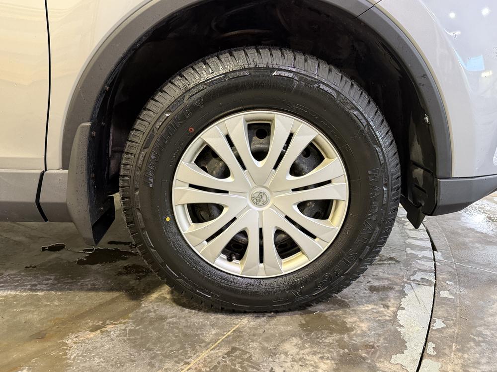 Toyota RAV4 LE 2018 d&rsquo;occasion à vendre - 12