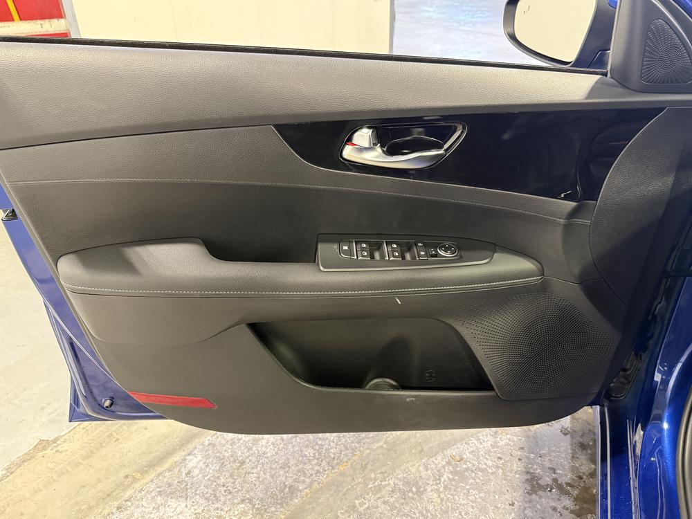 Kia Forte EX 2024 d&rsquo;occasion à vendre - 13