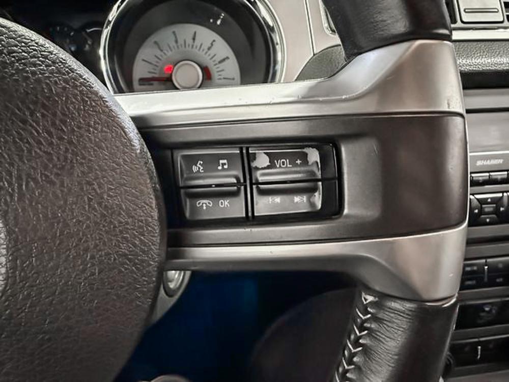 Ford Mustang 2010 Blanc usage à vendre Ford Mustang 2010 Blanc usage à vendre