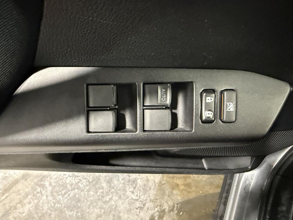 Toyota RAV4 LE 2018 d&rsquo;occasion à vendre - 14