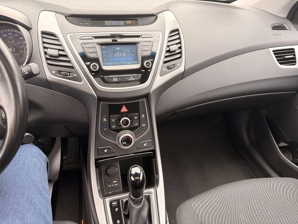 Hyundai Elantra GLS 2015 d&rsquo;occasion à vendre - 26