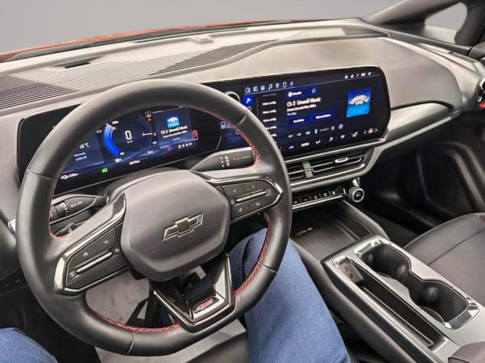 Chevrolet Equinox EV RS AWD 2025 d&rsquo;occasion à vendre - 32