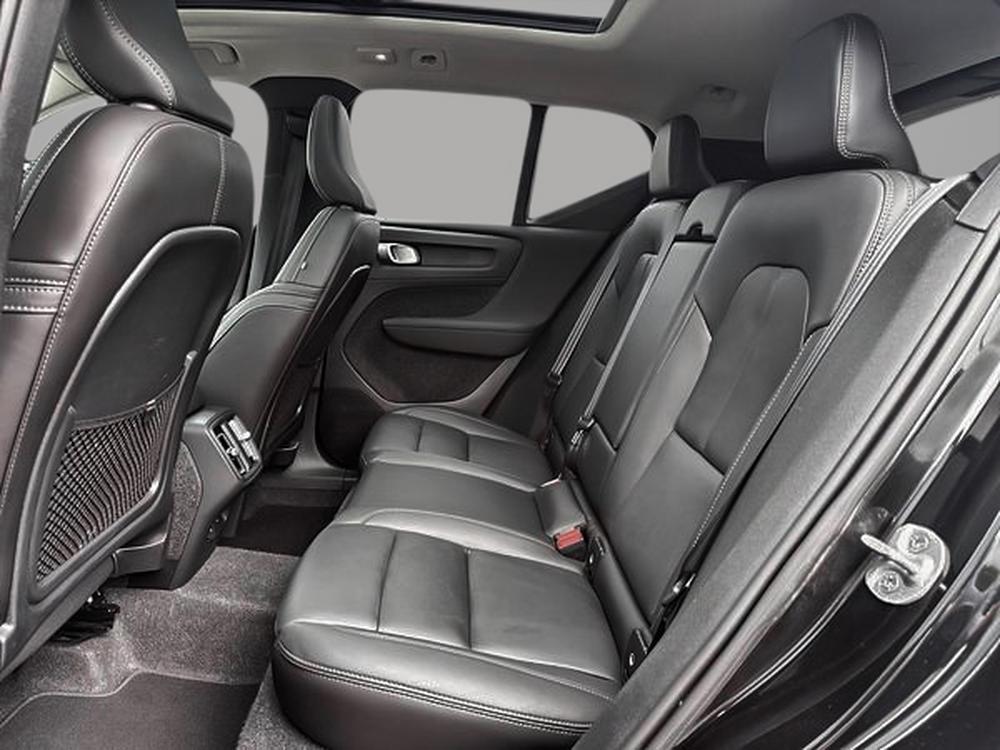 Volvo XC40 2025 Noir usage à vendre Volvo XC40 2025 Noir usage à vendre