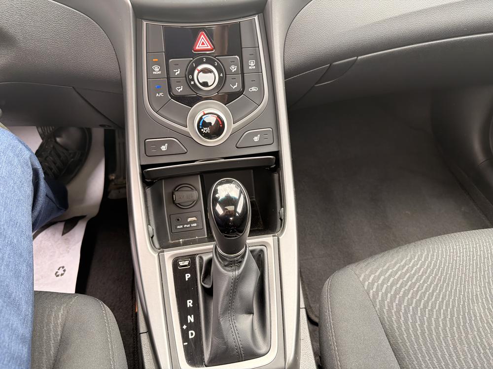 Hyundai Elantra GLS 2015 d&rsquo;occasion à vendre - 27