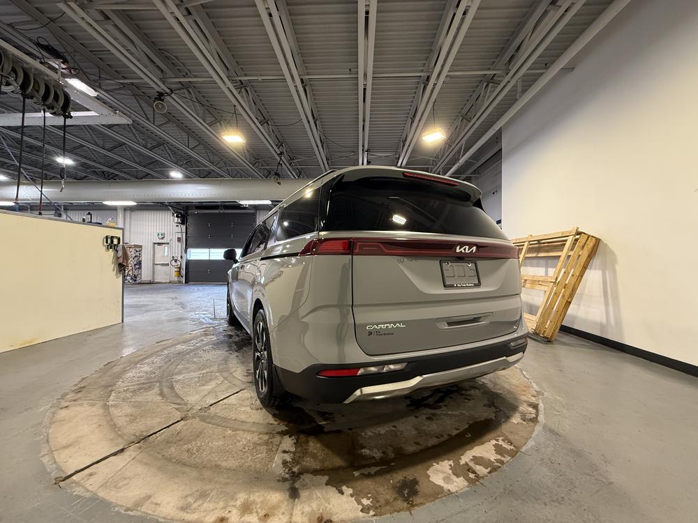 Kia Carnival EX 2024 d&rsquo;occasion à vendre - 6