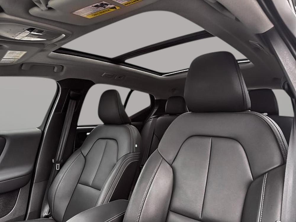 Volvo XC40 2025 Noir usage à vendre Volvo XC40 2025 Noir usage à vendre