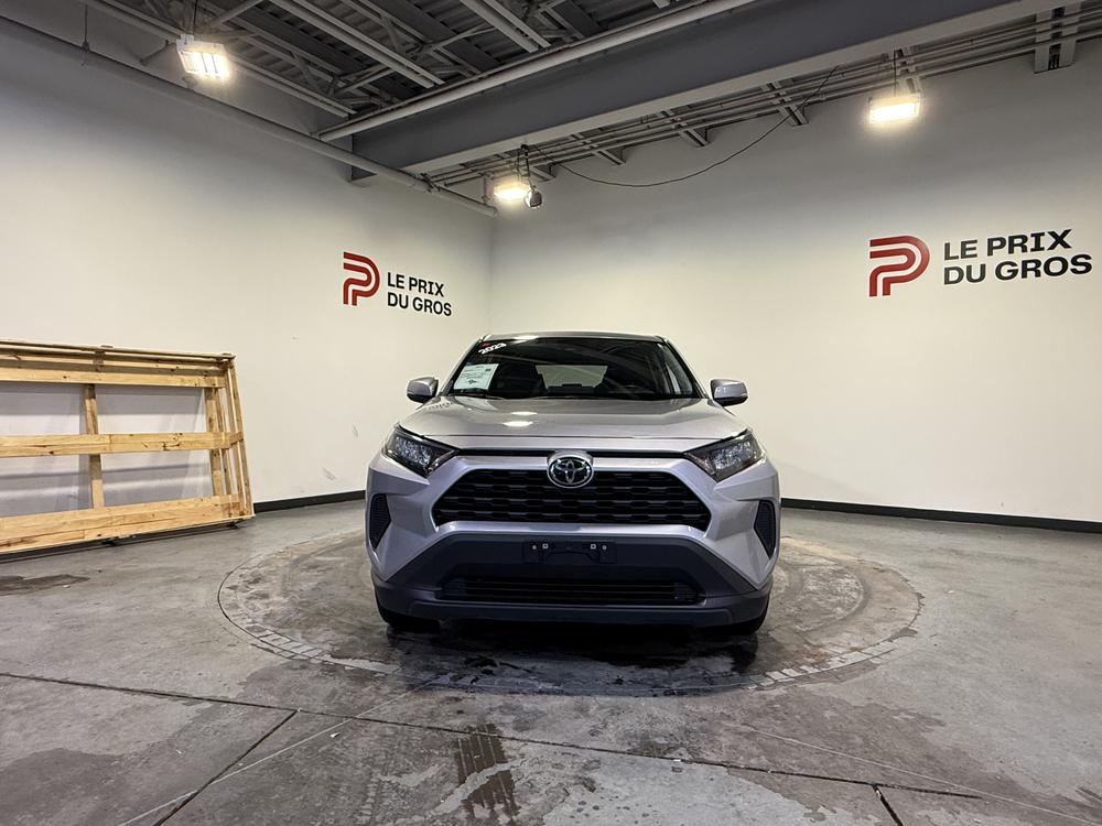 Toyota RAV4 LE 2023 d&rsquo;occasion à vendre - 9