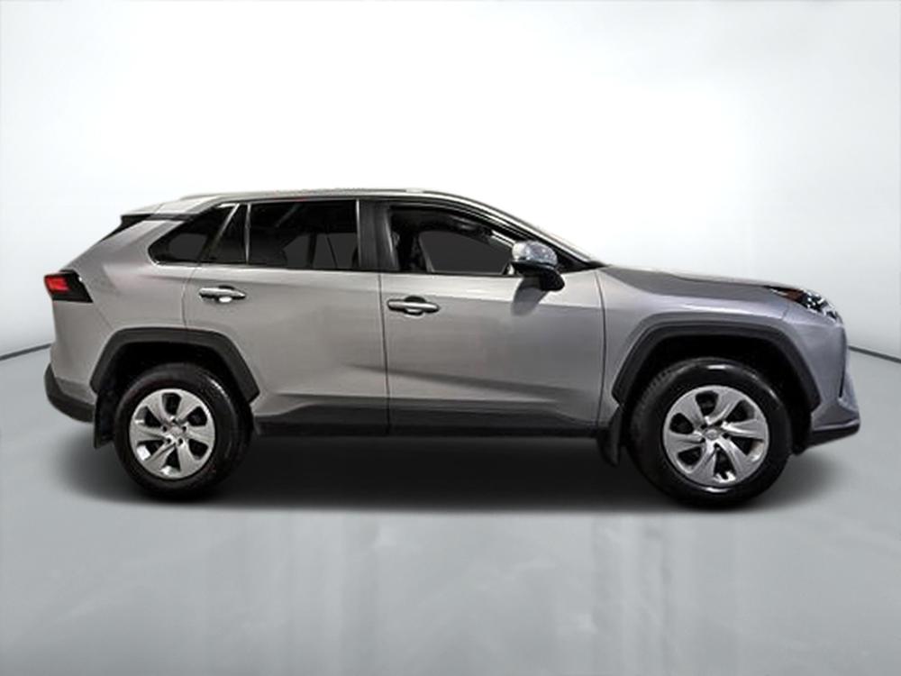 Toyota RAV4 LE 2023 d&rsquo;occasion à vendre - 2
