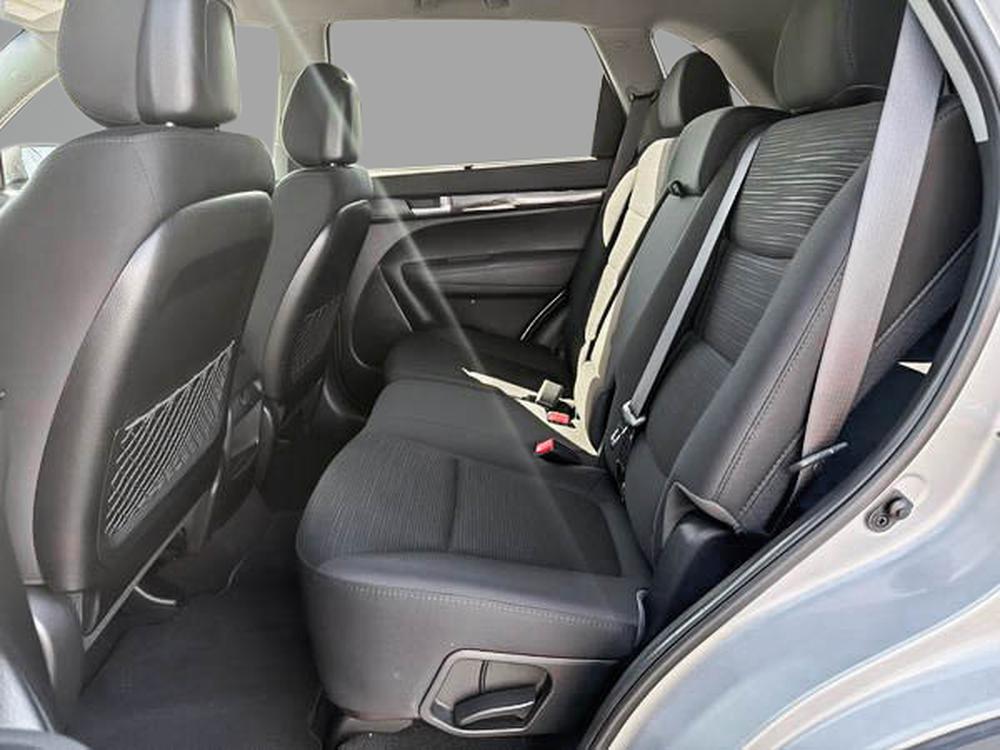 Kia Sorento LX FWD 2015 d&rsquo;occasion à vendre - 29
