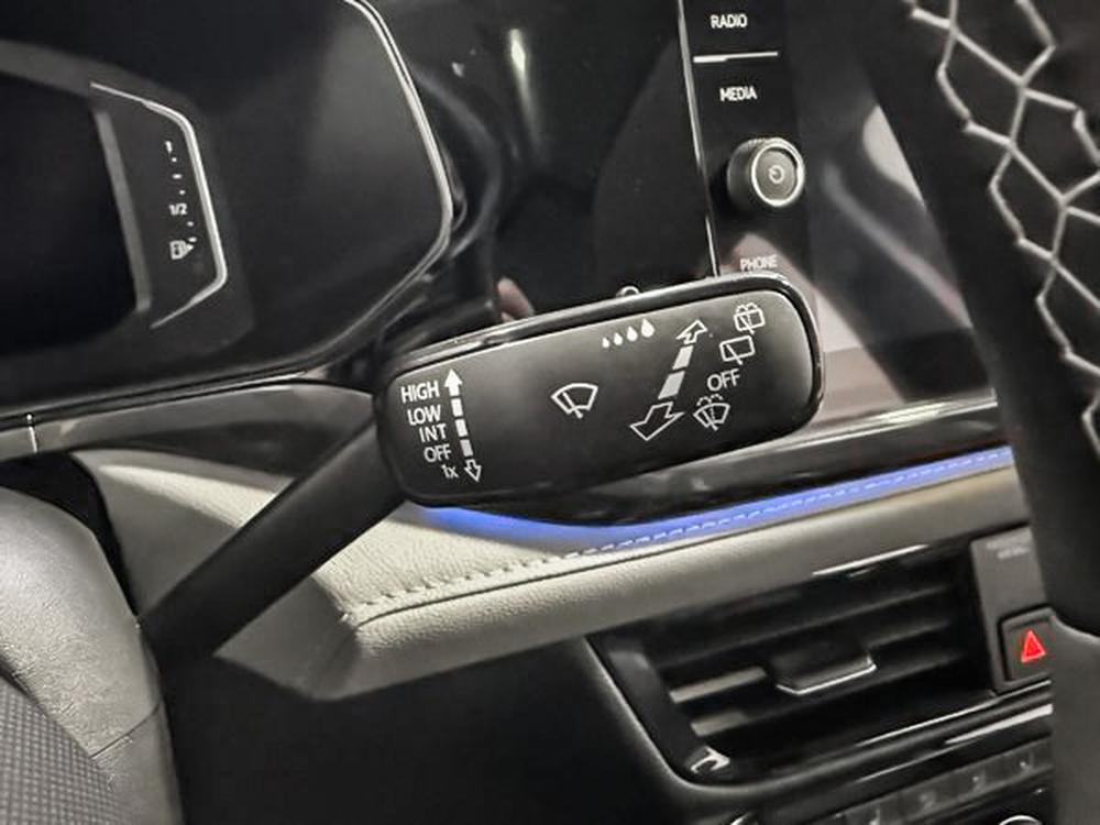 Volkswagen Taos HIGHLINE 2023 d&rsquo;occasion à vendre - 23