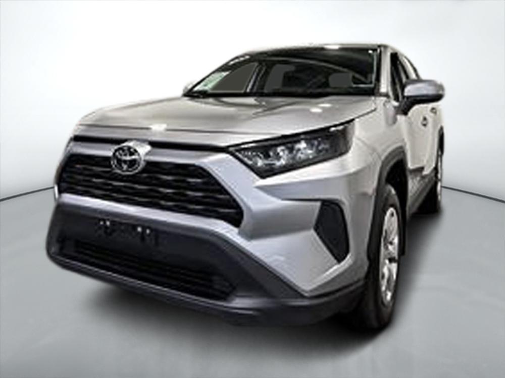 Toyota RAV4 LE 2023 d&rsquo;occasion à vendre - 8