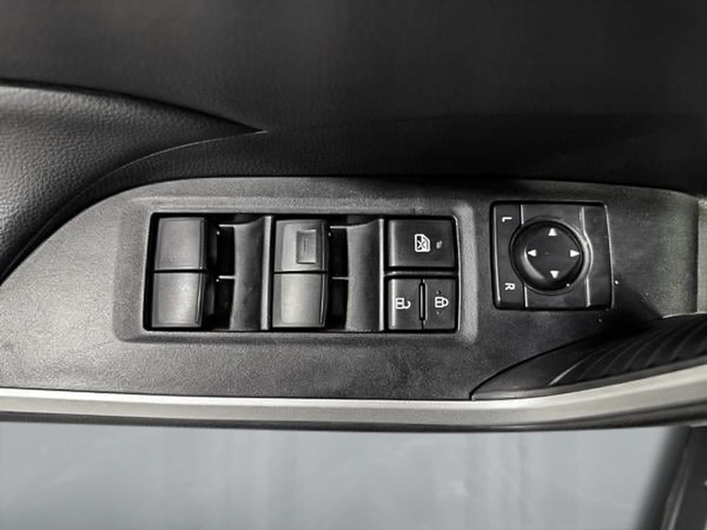 Toyota RAV4 LE 2023 d&rsquo;occasion à vendre - 14