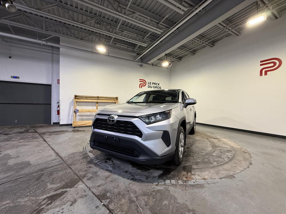 Toyota RAV4 LE 2023 d&rsquo;occasion à vendre - 8