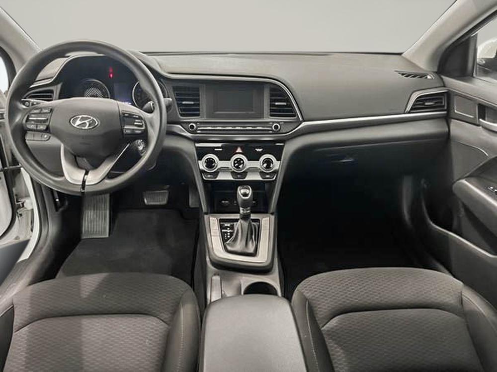 Hyundai Elantra Essential  SE 2020 d&rsquo;occasion à vendre - 9