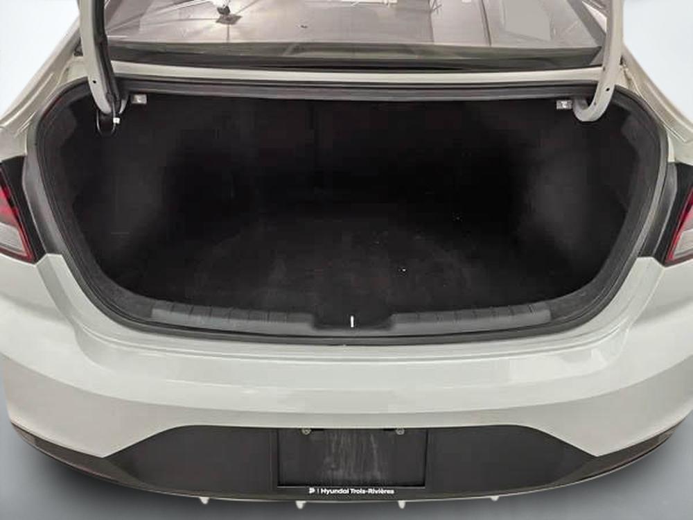 Hyundai Elantra Essential  SE 2020 d&rsquo;occasion à vendre - 26