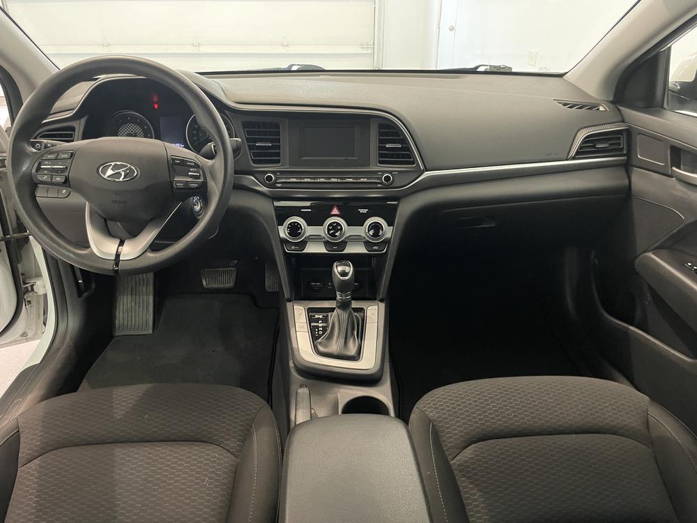 Hyundai Elantra Essential 2020 d&rsquo;occasion à vendre - 9