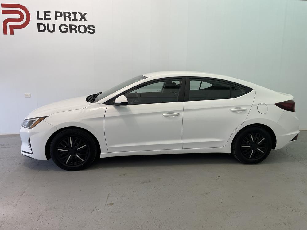 Hyundai Elantra Essential 2020 d&rsquo;occasion à vendre - 4