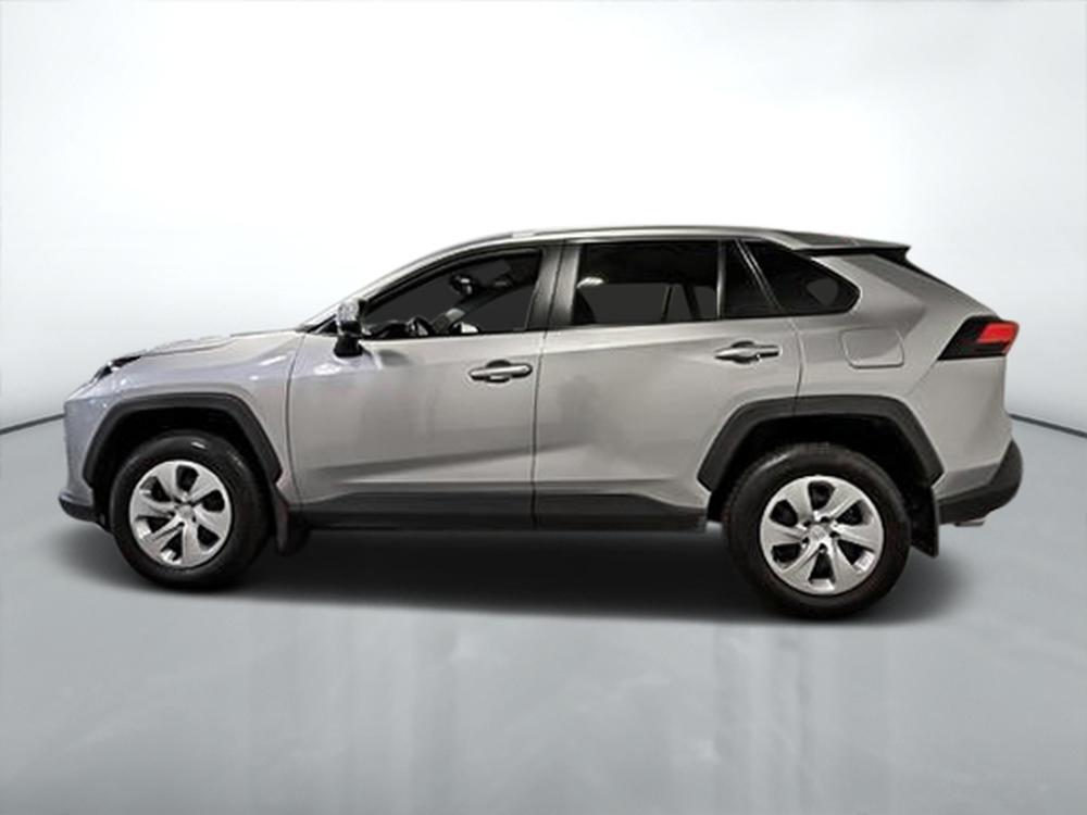 Toyota RAV4 LE 2023 d&rsquo;occasion à vendre - 7