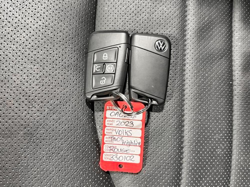 Volkswagen Taos HIGHLINE 2023 d&rsquo;occasion à vendre - 33