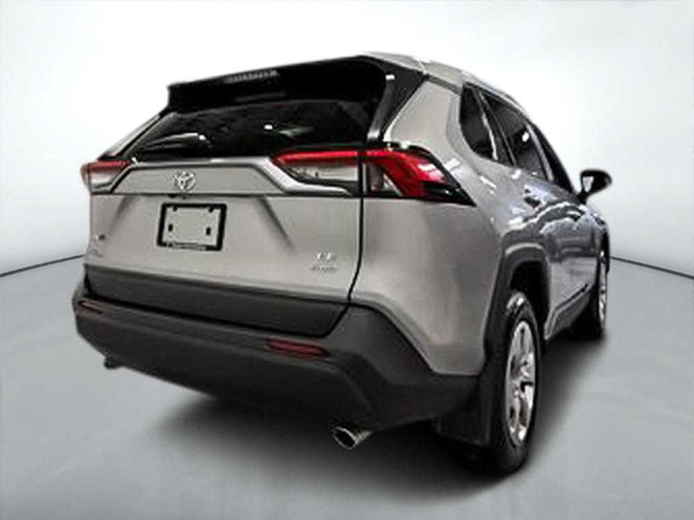 Toyota RAV4 LE 2023 d&rsquo;occasion à vendre - 3
