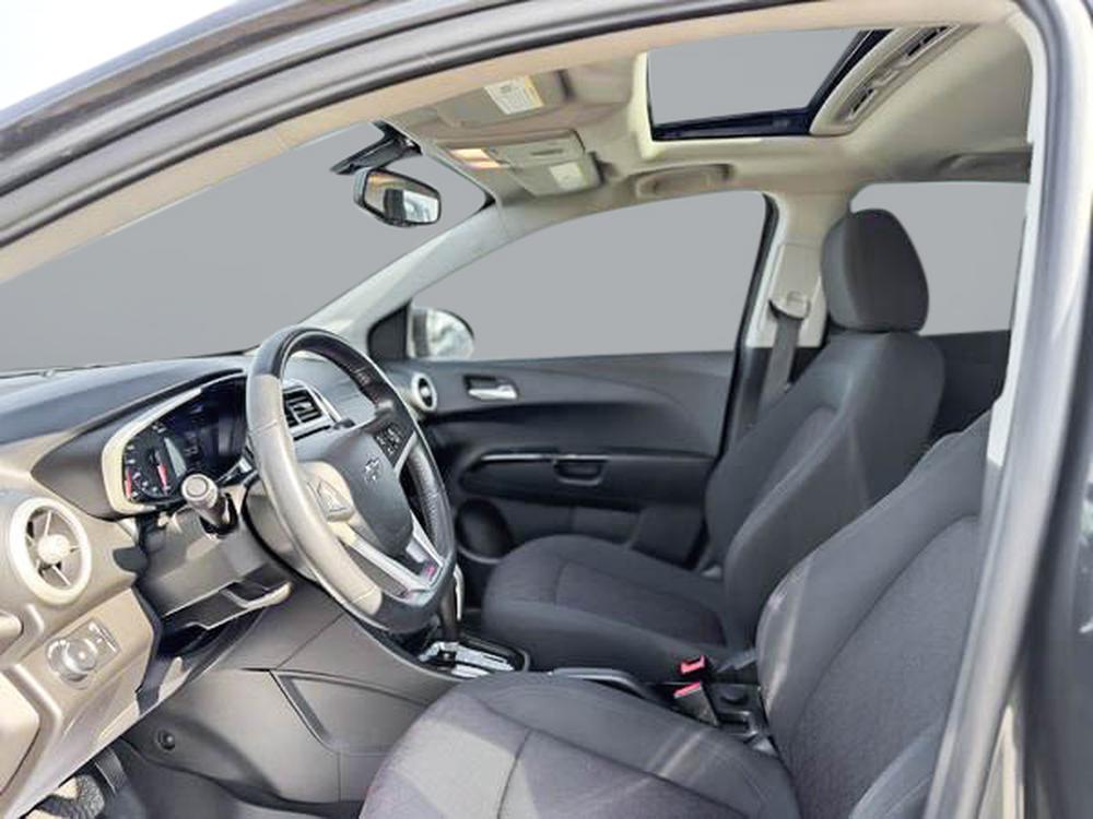Chevrolet Sonic LT 2018 d&rsquo;occasion à vendre - 11