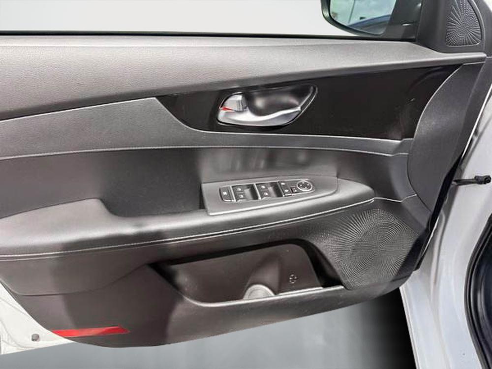 Kia Forte EX 2019 d&rsquo;occasion à vendre - 13