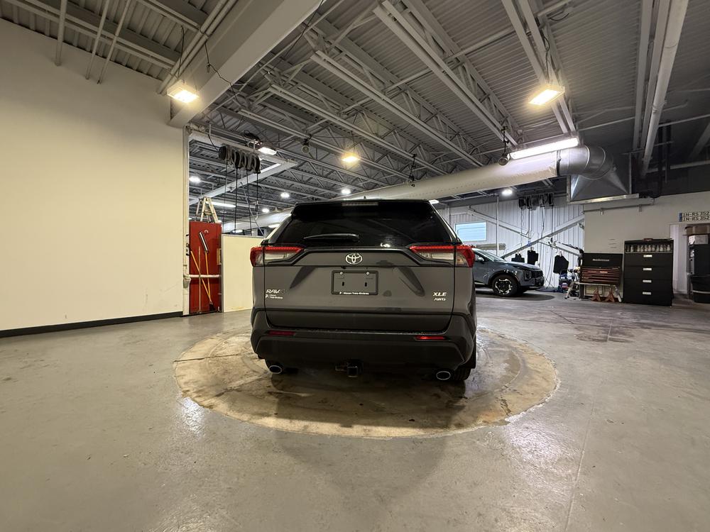 Toyota RAV4 XLE AWD 2022 — photo 4
