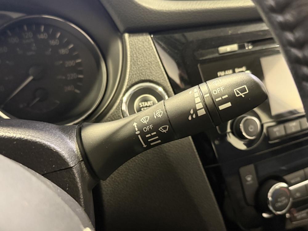 Nissan Qashqai SV 2017 d&rsquo;occasion à vendre - 24
