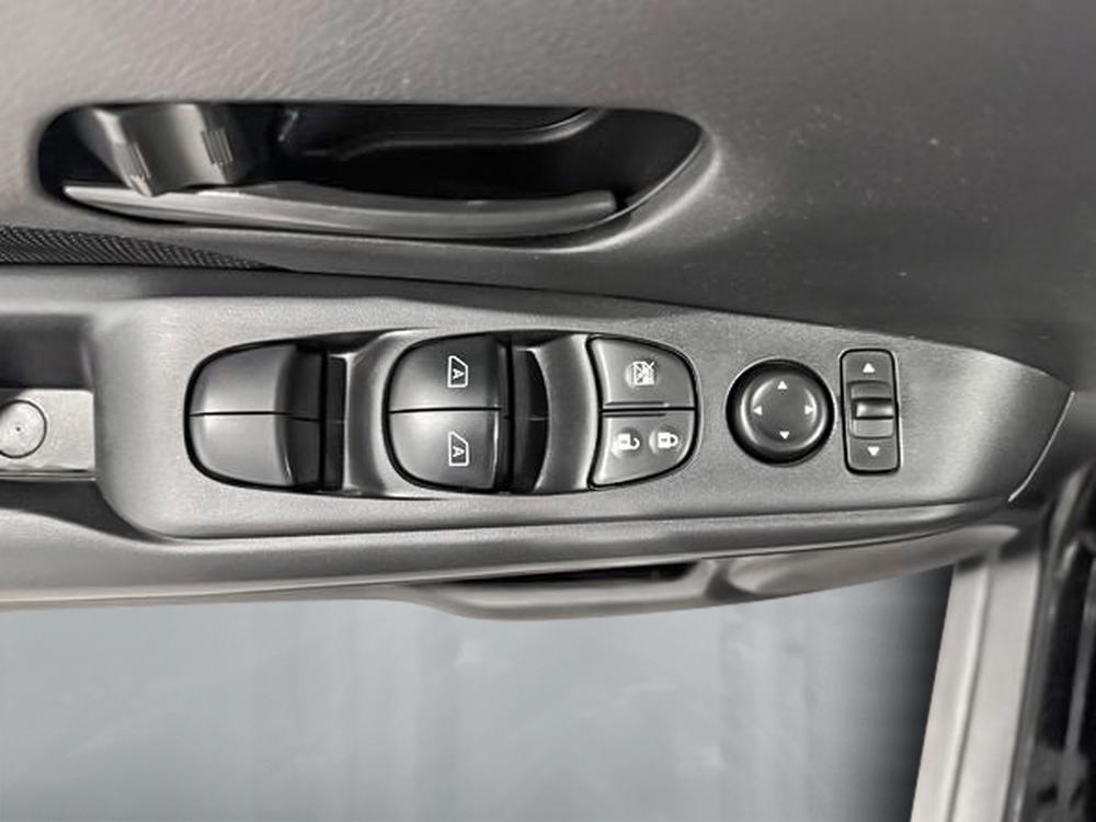 Nissan Kicks 2024 Noir usage à vendre Nissan Kicks 2024 Noir usage à vendre
