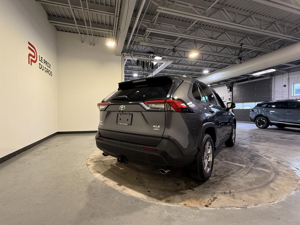 Toyota RAV4 XLE AWD 2022 — photo 3