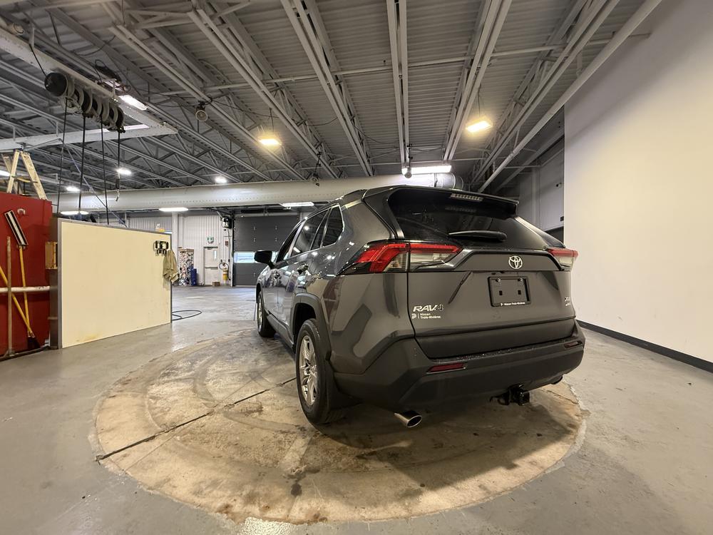 Toyota RAV4 XLE AWD 2022 — photo 6