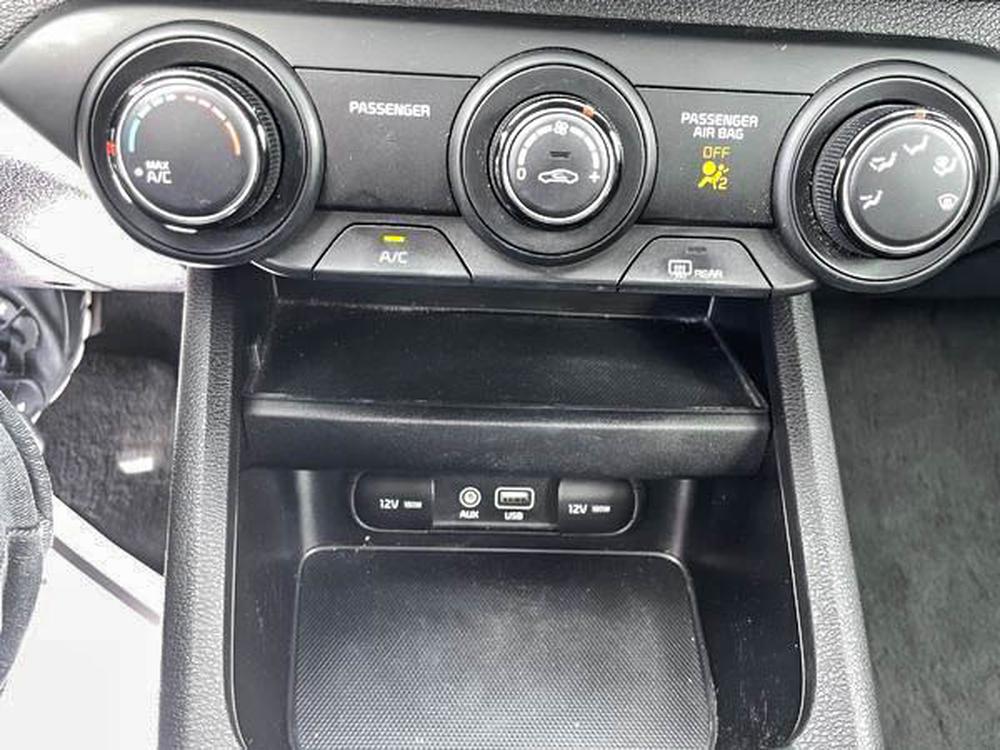 Kia Forte LX 2020 d&rsquo;occasion à vendre - 21