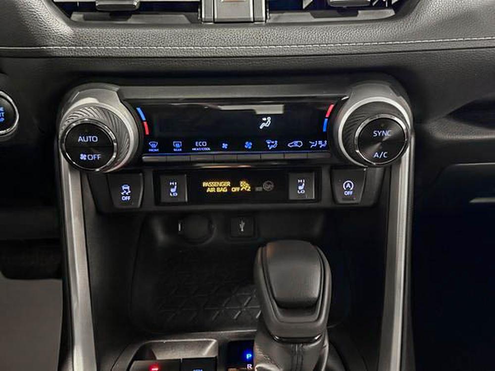 Toyota RAV4 xle 2021 d&rsquo;occasion à vendre - 29